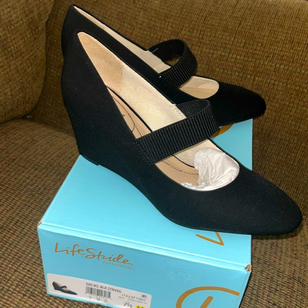 Black Wedges